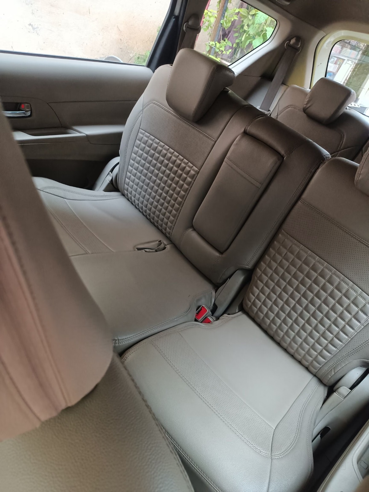  7 Seater Car Rental rental in Indore