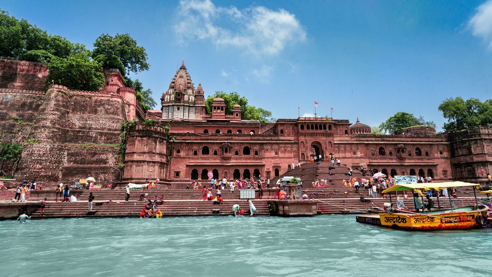 Taxi service to Indore